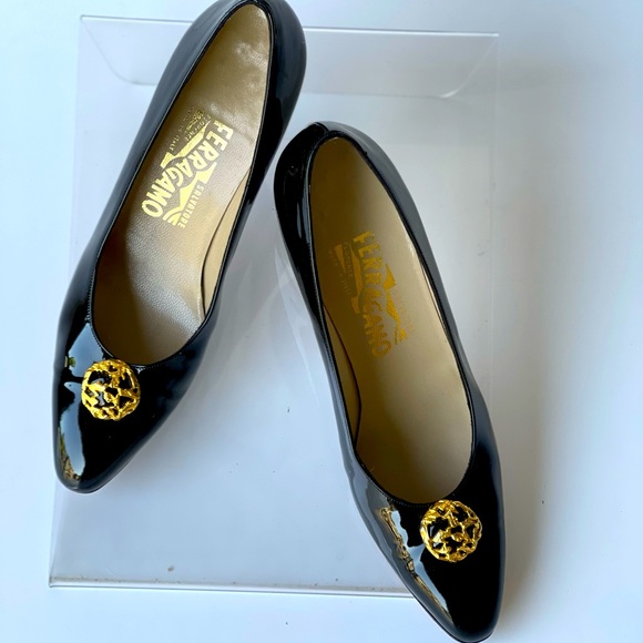 Salvatore Ferragamo Black Patent Leather Heels Pumps Florence Gold Accent, 8AA - Picture 14 of 14
